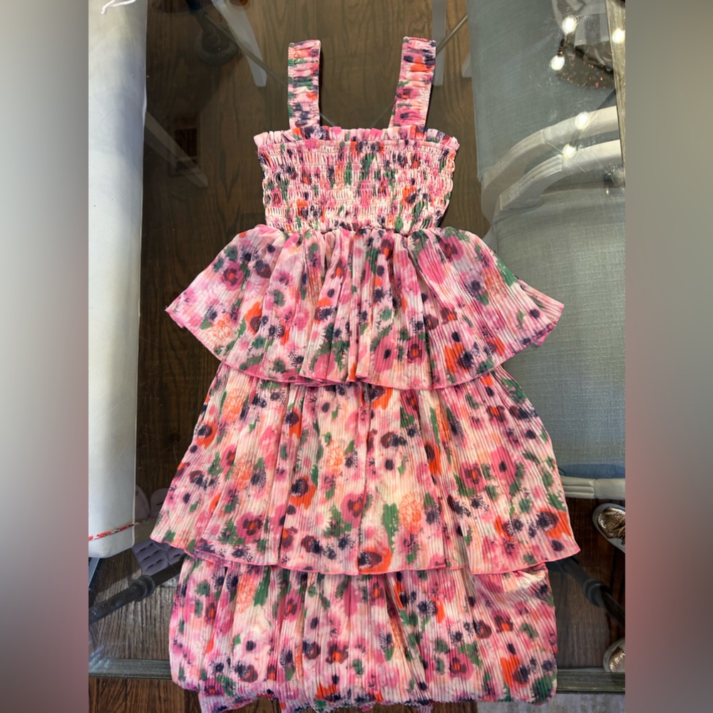 Long floral print dress size small. Brand new, never been worn. So cute!